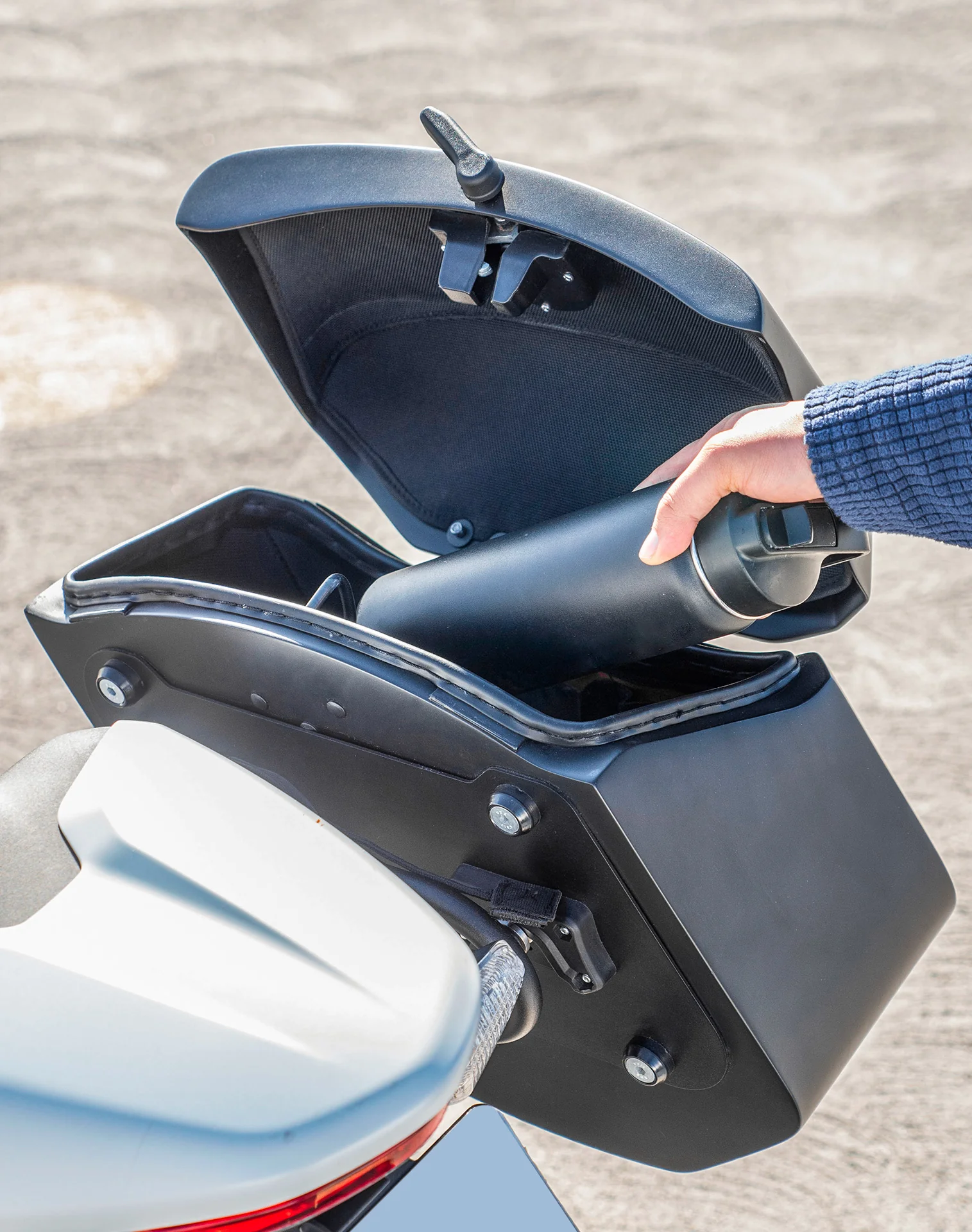 24L - Ironclad Quick-Mount Medium Ducati Monster 797 Matte Hard Saddlebags - Image 6