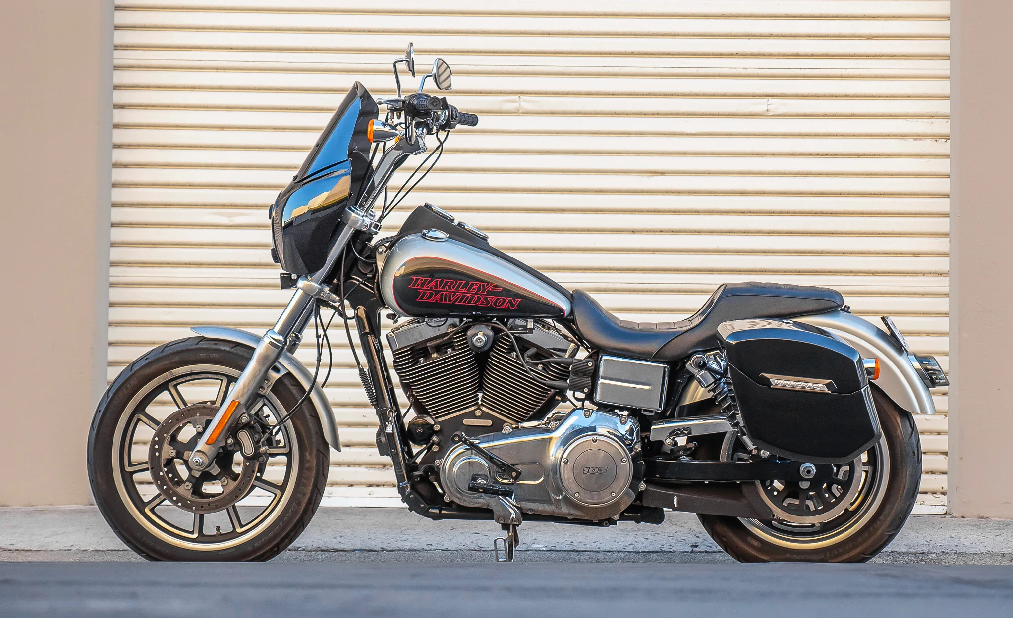 24L - Ironclad Quick-Mount Medium Harley Dyna Wide Glide FXDWG Painted Hard Saddlebags - Image 3