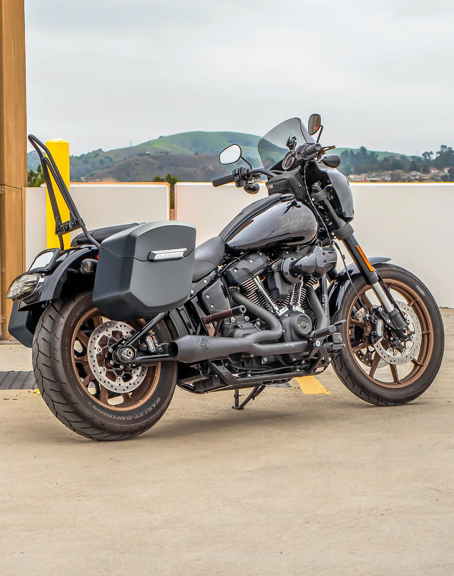 24L - Ironclad Quick-Mount Medium Harley Softail Low Rider S FXLRS Matte Hard Saddlebags - Image 3