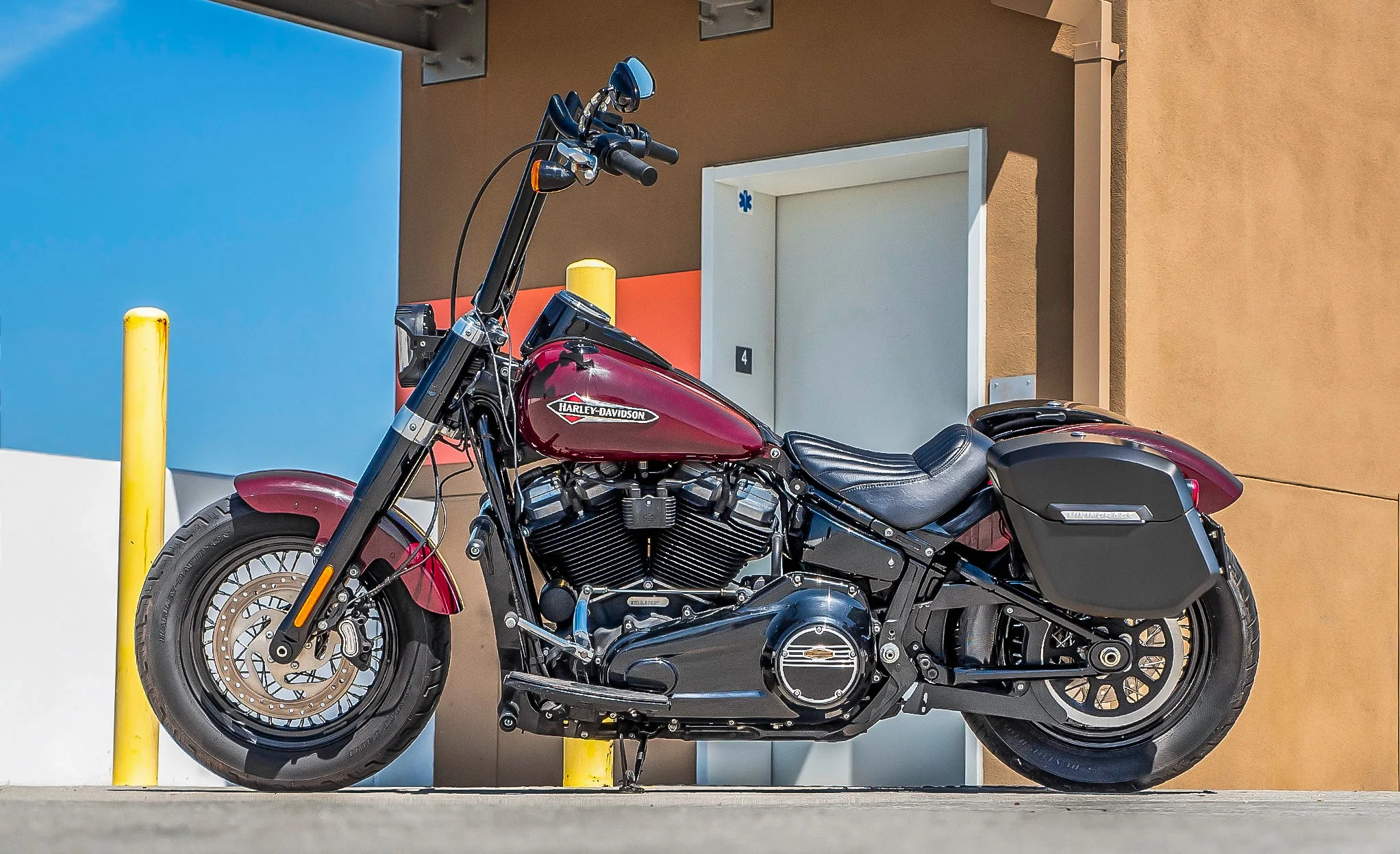 24L - Ironclad Quick-Mount Medium Harley Softail Slim FLSL Matte Hard Saddlebags - Image 2