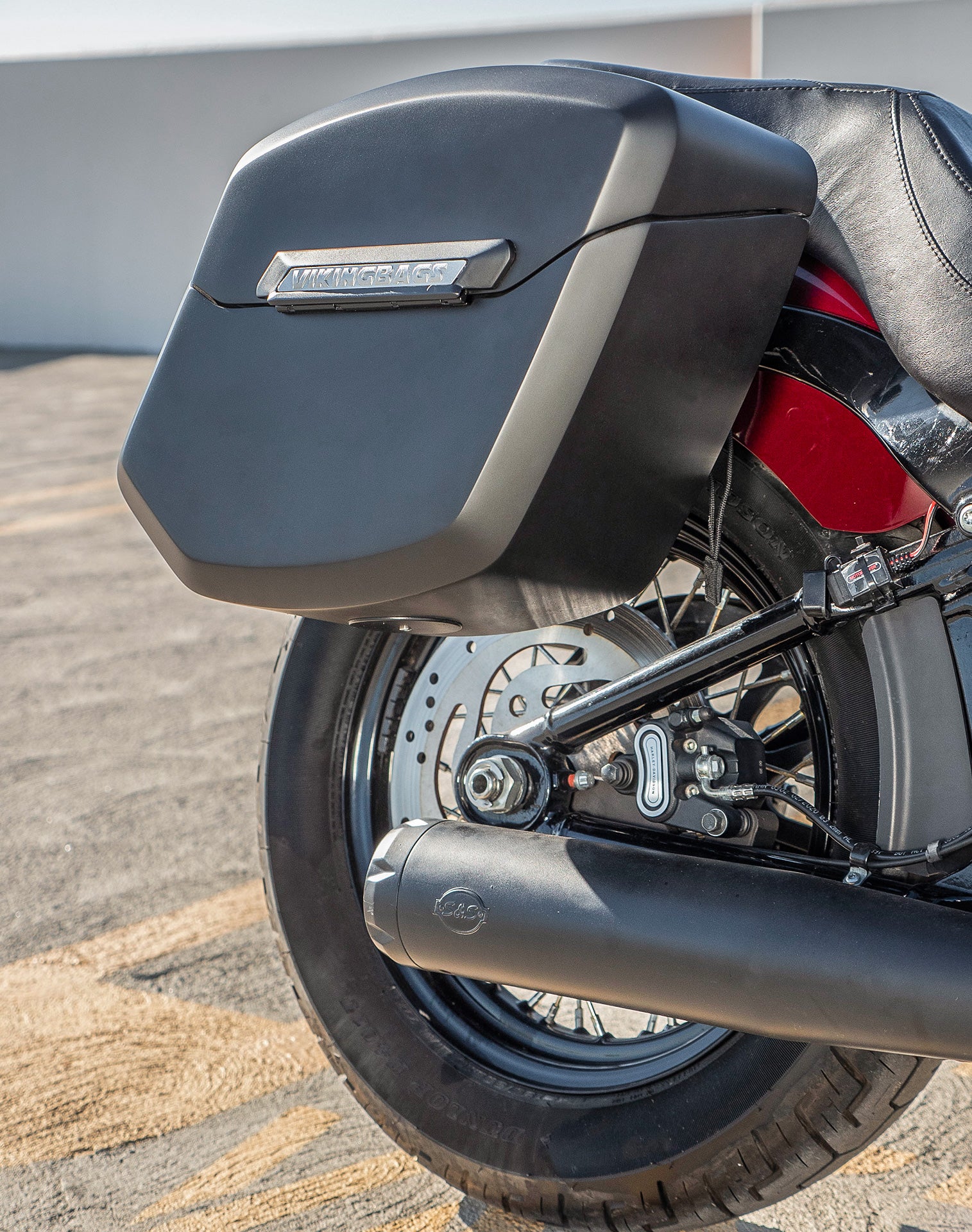 24L - Ironclad Quick-Mount Medium Harley Softail Standard FXST Matte Hard Saddlebags - Image 6