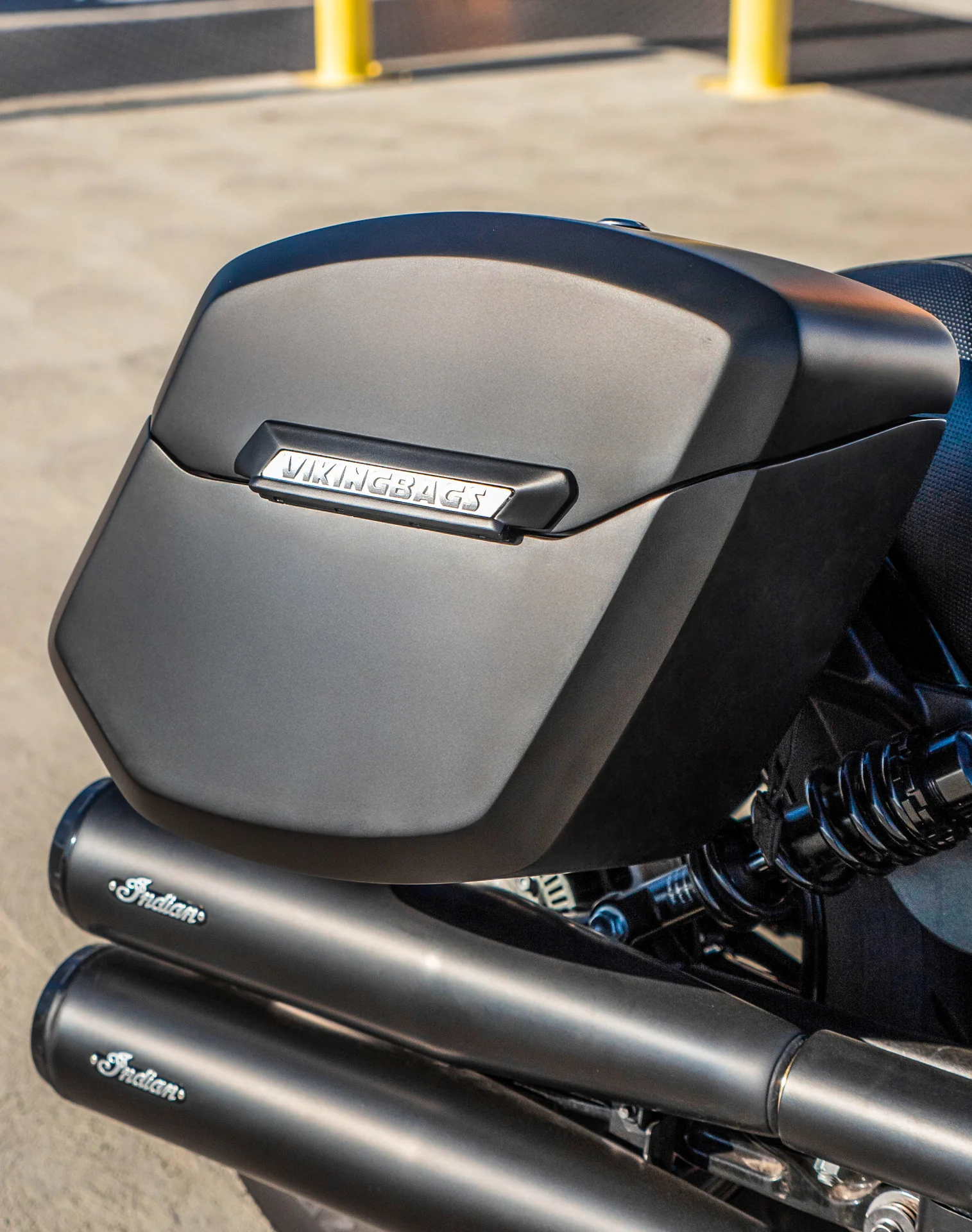 24L - Ironclad Quick-Mount Medium Indian Scout Bobber Twenty Matte Hard Saddlebags - Image 5