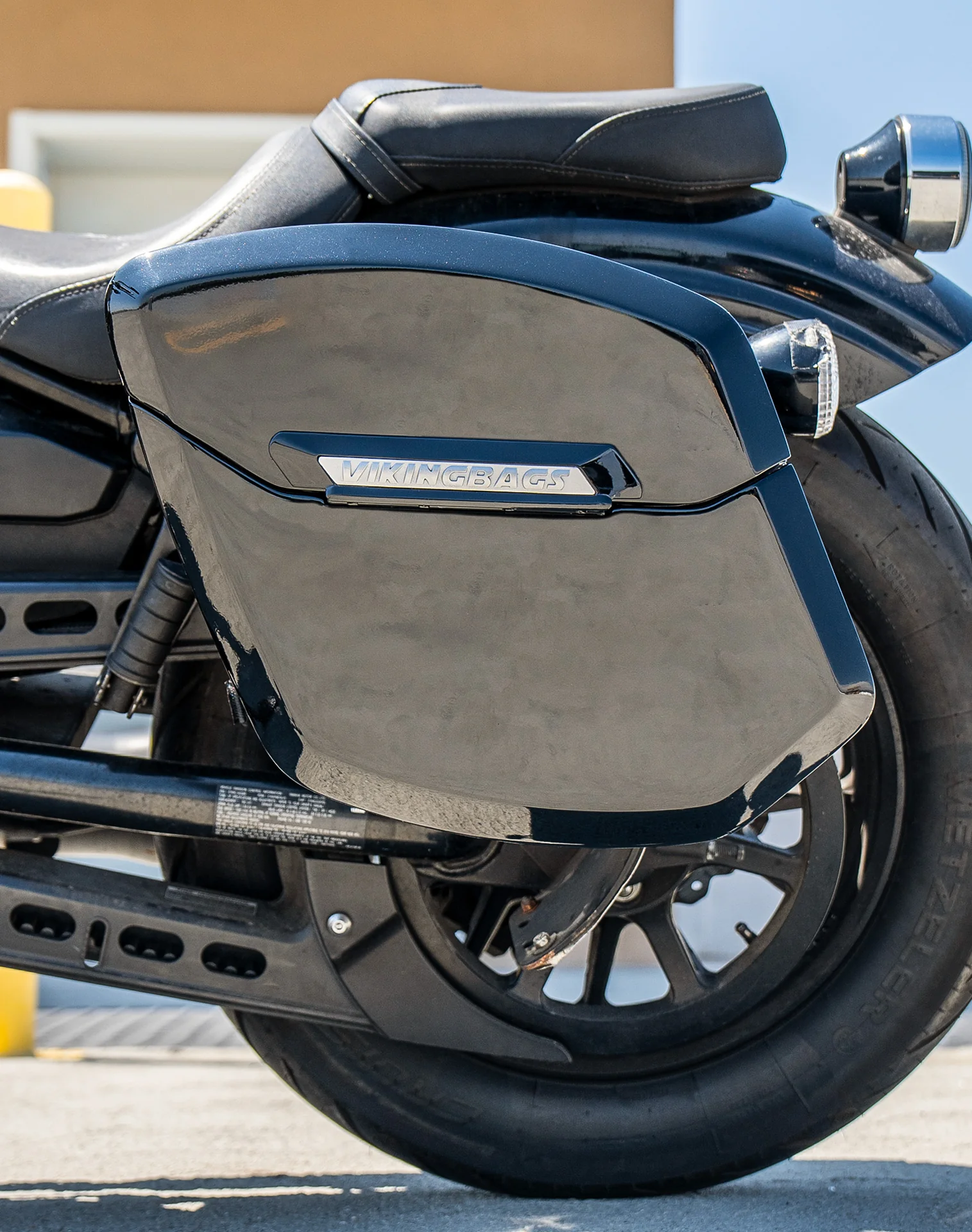 24L - Ironclad Quick-Mount Medium Yamaha Bolt Specific Painted Hard Saddlebags - Image 4