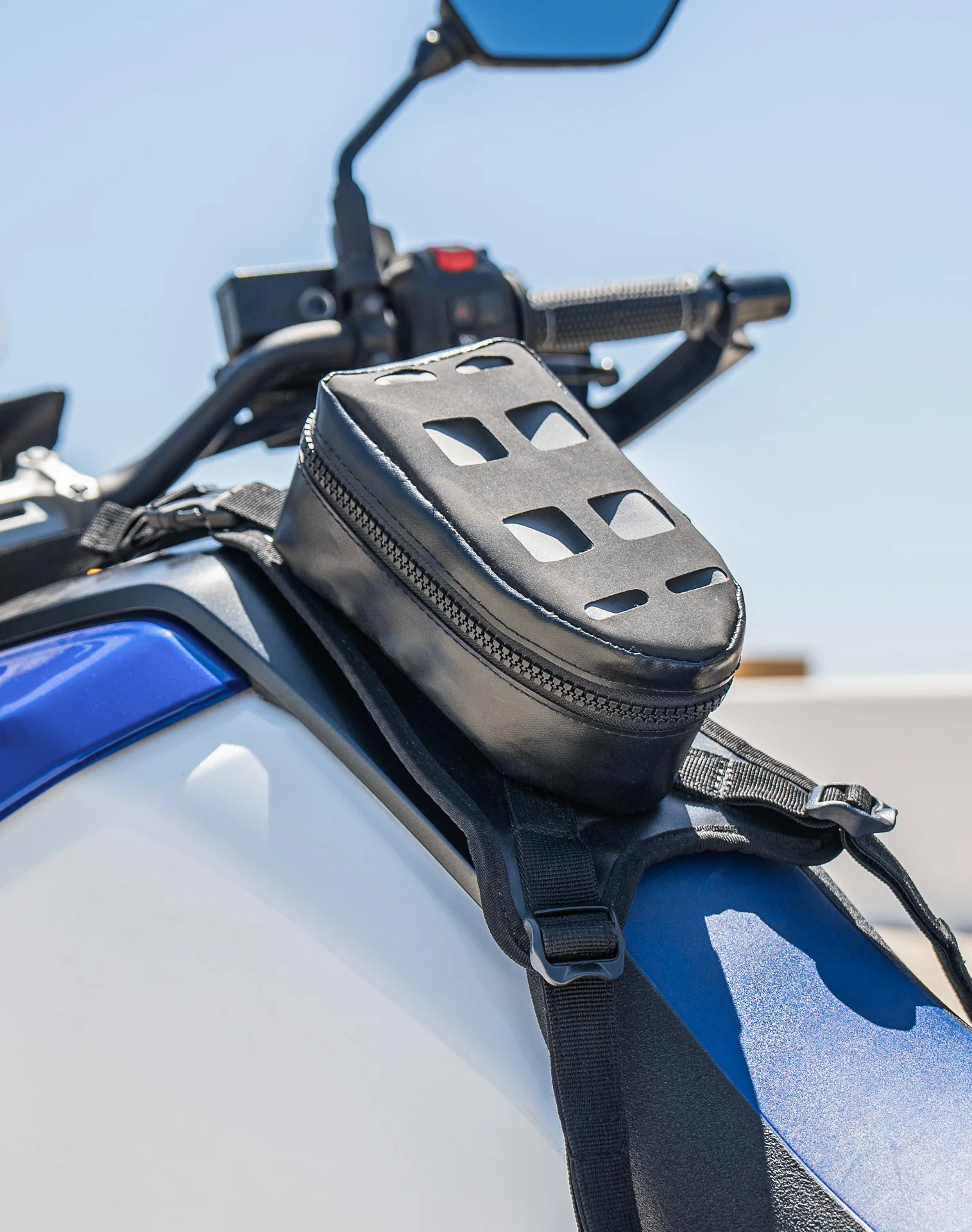 1L - Odyssey Suzuki Adventure Touring Tank Bag - Image 4