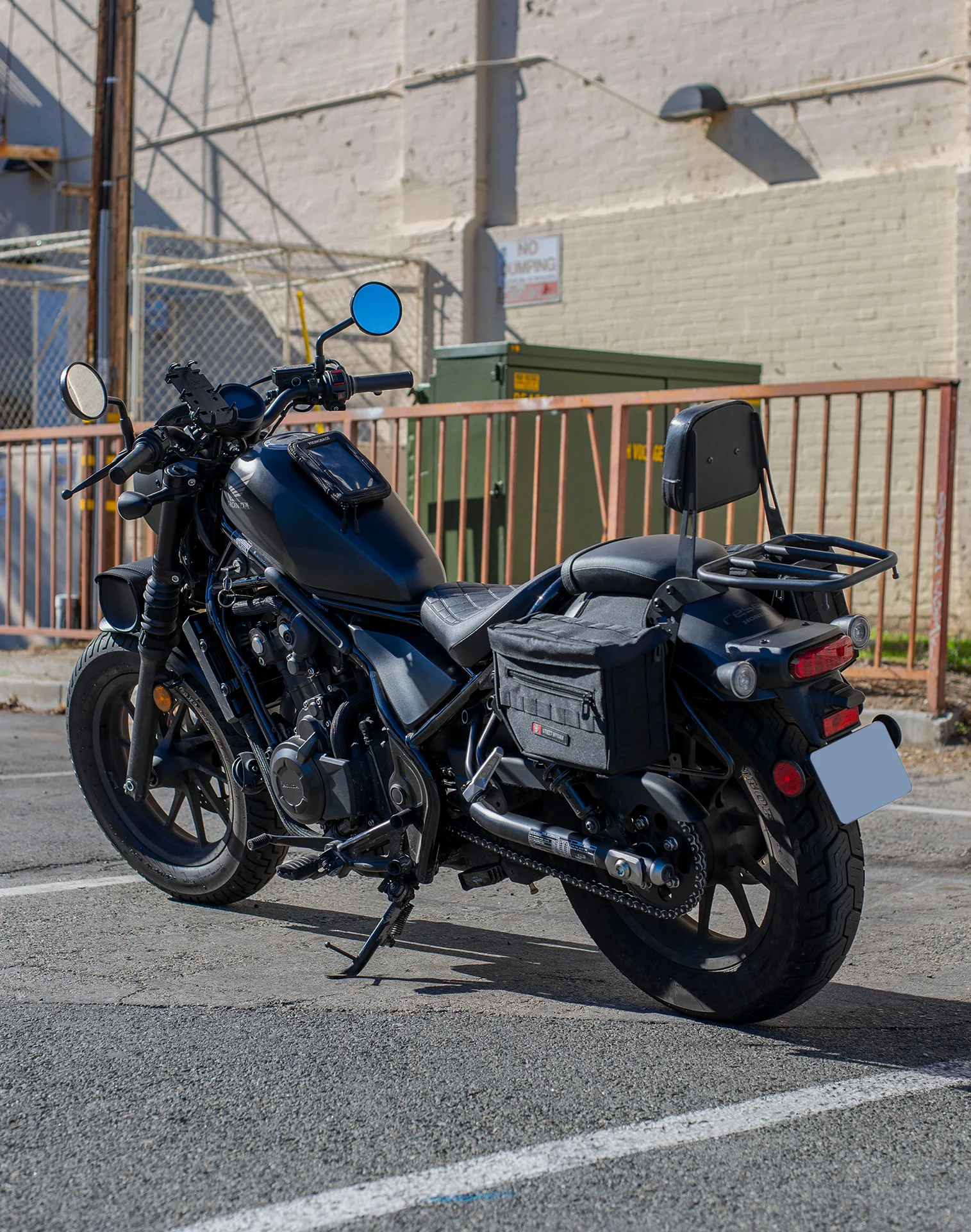18L - Patriot Medium Honda Rebel 300 Throw Over Saddlebags - Image 3