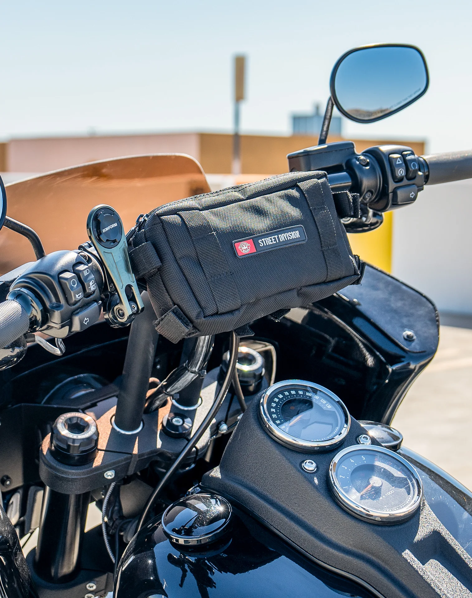2L - Patriot Royal Enfield Motorcycle Handlebar Bag - Image 5
